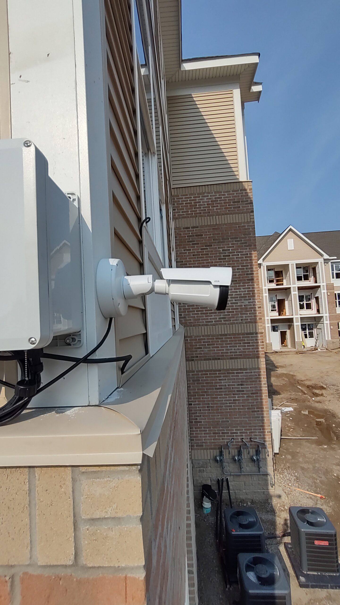 Fixed 4K IR camera wall mounted with 110V power